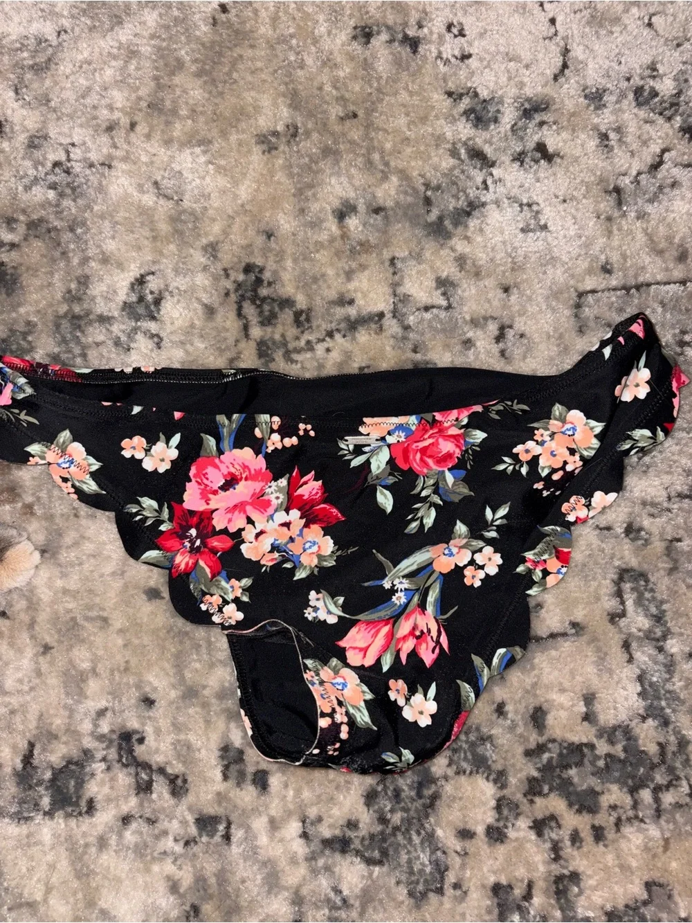 Abercrombie & Fitch flattering black